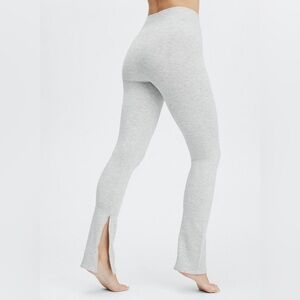 Fabletics cloud seamless flare’s